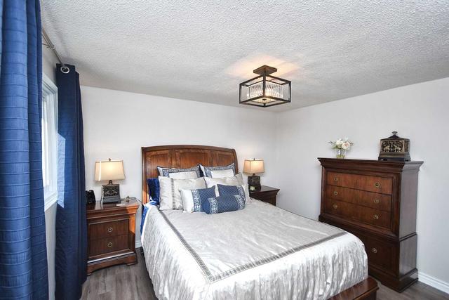 25 - 927 Burns St W, Townhouse with 3 bedrooms, 2 bathrooms and 2 parking in Whitby ON | Image 14