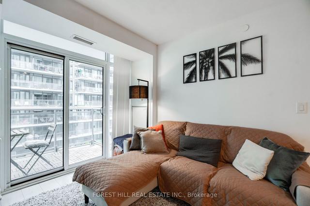 1132 - 525 Adelaide St W, Condo with 2 bedrooms, 2 bathrooms and 0 parking in Toronto ON | Image 9