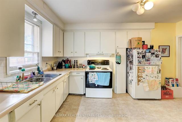 22 Rowland St, House detached with 4 bedrooms, 3 bathrooms and 3 parking in Toronto ON | Image 28