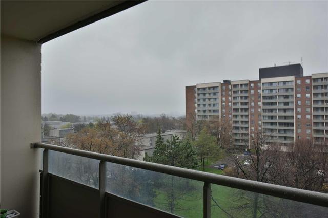 701 - 9 Four Winds Dr, Condo with 2 bedrooms, 1 bathrooms and 1 parking in Toronto ON | Image 14
