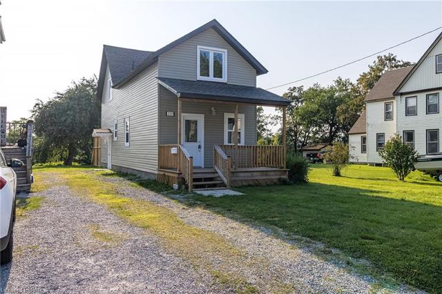 239 Stanton Street, House detached with 3 bedrooms, 2 bathrooms and 3 parking in Fort Erie ON | Image 3