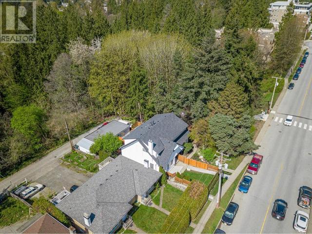 1953 Chesterfield Avenue, House detached with 4 bedrooms, 4 bathrooms and 2 parking in North Vancouver BC | Image 33