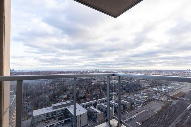 Lph7 - 3 Michael Power Pl, Condo with 2 bedrooms, 2 bathrooms and 1 parking in Toronto ON | Image 9