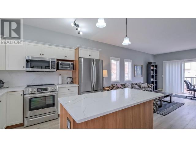 201 - 150 Mallach Road, House attached with 3 bedrooms, 2 bathrooms and 2 parking in Kelowna BC | Image 16