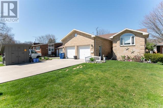 51 Pine Drive, House detached with 4 bedrooms, 2 bathrooms and null parking in Chatham Kent ON | Image 37