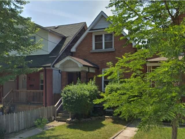 284 Harvie Ave, House detached with 3 bedrooms, 2 bathrooms and 2 parking in Toronto ON | Image 2