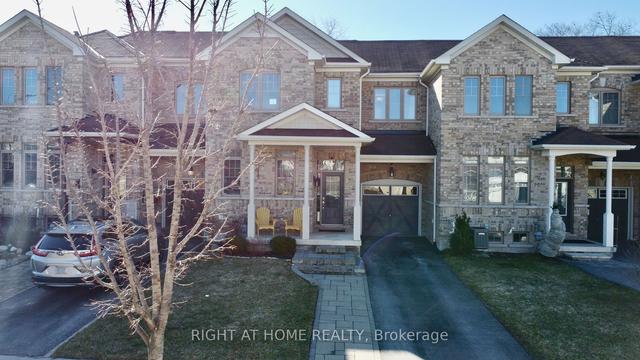 28 Pearcey Cres, House attached with 3 bedrooms, 3 bathrooms and 3 parking in Barrie ON | Image 1