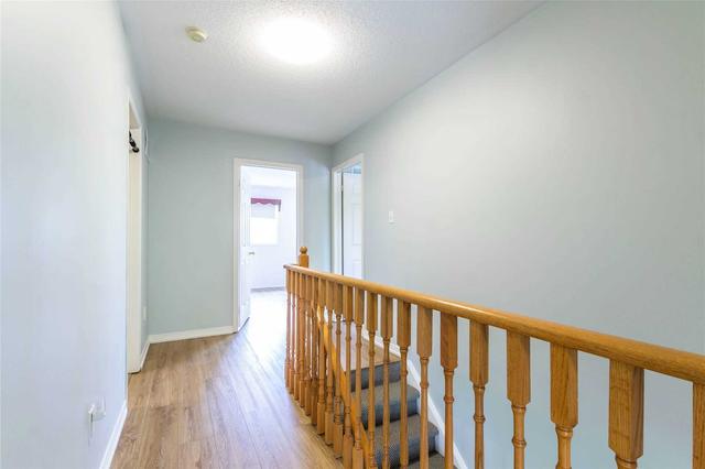 522 Thelma St, House attached with 3 bedrooms, 3 bathrooms and 2 parking in Burlington ON | Image 11