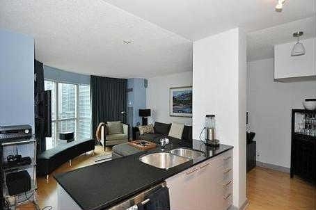 lph 12 - 36 Blue Jays Way, Condo with 2 bedrooms, 3 bathrooms and 1 parking in Toronto ON | Image 8