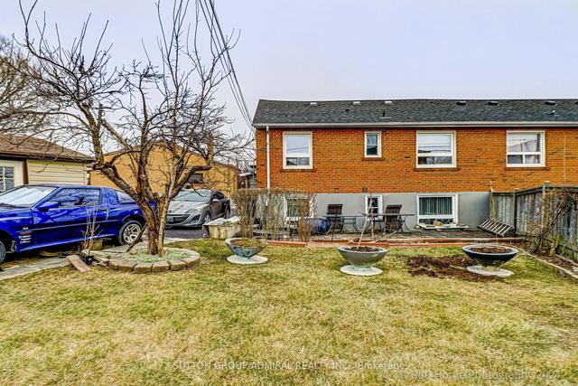 20 Rambler Pl, House semidetached with 2 bedrooms, 2 bathrooms and 6 parking in Toronto ON | Image 13