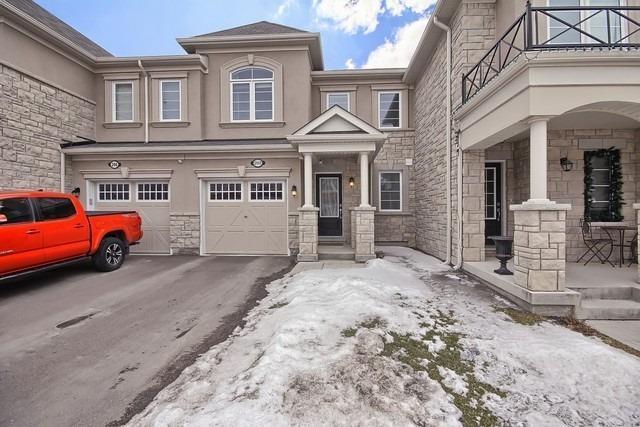 202 Payne Cres, House attached with 3 bedrooms, 3 bathrooms and 1 parking in Aurora ON | Image 1