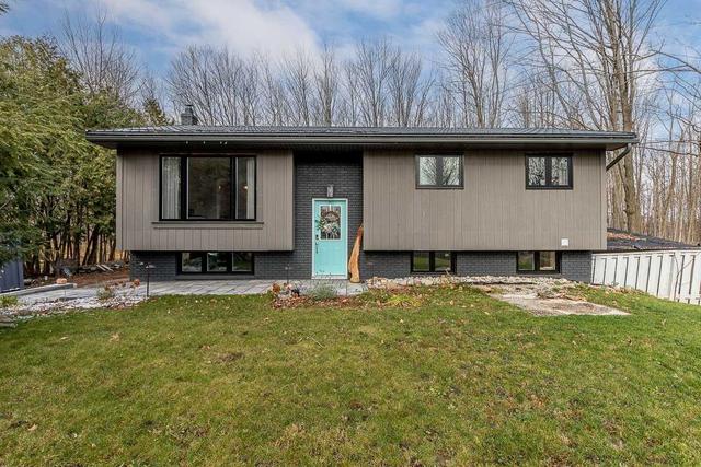 470 Lakeshore Rd E, House detached with 3 bedrooms, 2 bathrooms and 6 parking in Oro Medonte ON | Card Image