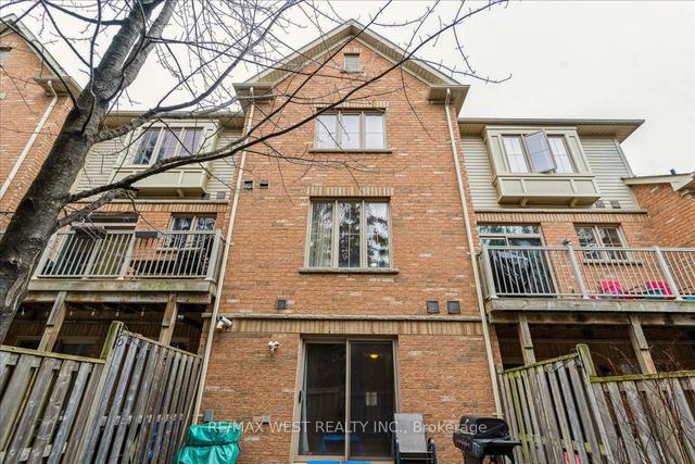 6 Cedar Lake Cres, Townhouse with 3 bedrooms, 4 bathrooms and 2 parking in Brampton ON | Image 8