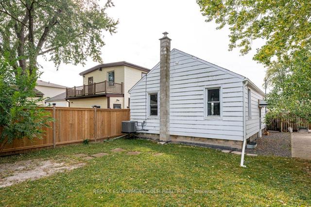 12 David St, House detached with 3 bedrooms, 1 bathrooms and 3 parking in St. Catharines ON | Image 15