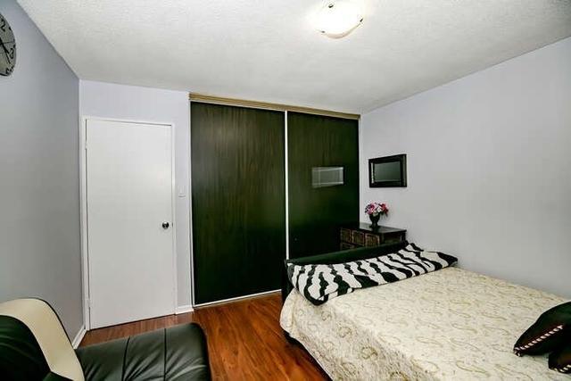 711 - 18 Knightsbridge Rd, Condo with 3 bedrooms, 2 bathrooms and 1 parking in Brampton ON | Image 21
