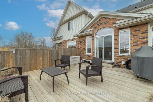 871 Silverfox Cres, House attached with 3 bedrooms, 3 bathrooms and 3 parking in London ON | Image 31
