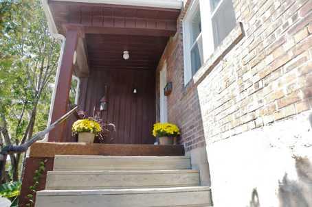 870 Davenport Rd, House semidetached with 3 bedrooms, 2 bathrooms and null parking in Toronto ON | Image 1