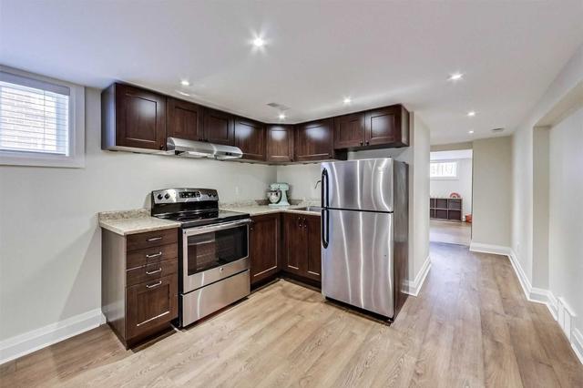 63 Joanna Dr, House detached with 3 bedrooms, 3 bathrooms and 5 parking in Toronto ON | Image 17