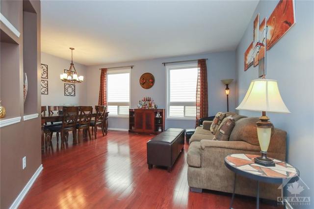 415 Amar Lane, House detached with 3 bedrooms, 3 bathrooms and 6 parking in Ottawa ON | Image 5
