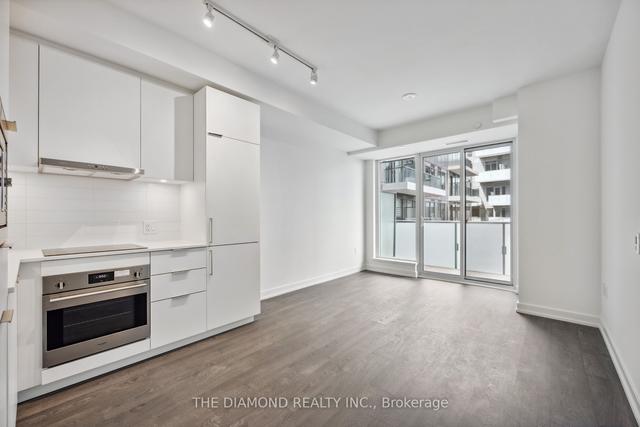 s702 - 8 Olympic Gardens Dr, Condo with 1 bedrooms, 2 bathrooms and 0 parking in Toronto ON | Image 3