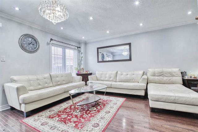 125 Amulet Cres, House attached with 3 bedrooms, 4 bathrooms and 3 parking in Richmond Hill ON | Image 31