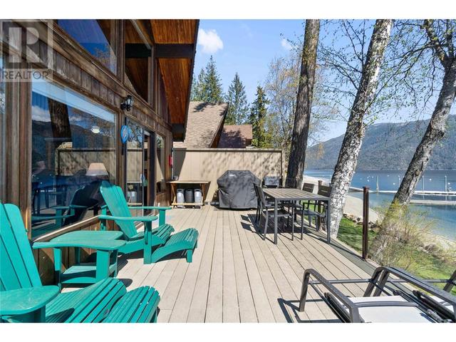 3 - 7429 Sunnybrae Canoe Point Road, House detached with 1 bedrooms, 1 bathrooms and 1 parking in Columbia Shuswap C BC | Image 2