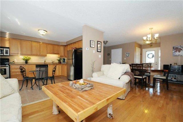 104 Stillwell Lane, House detached with 3 bedrooms, 3 bathrooms and 2 parking in Clarington ON | Image 5