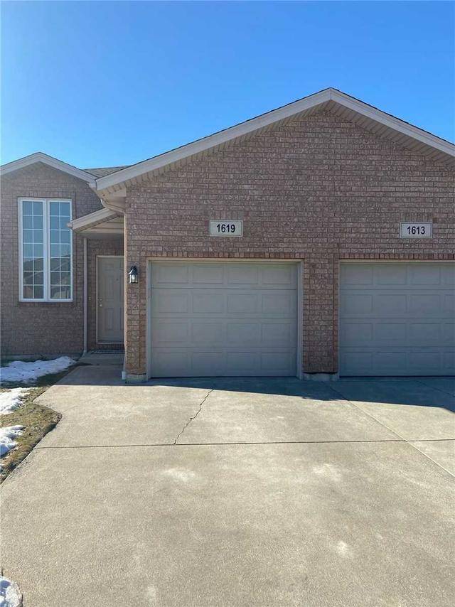 1619 Sagebrush Crt, House semidetached with 3 bedrooms, 2 bathrooms and 2 parking in Windsor ON | Image 1