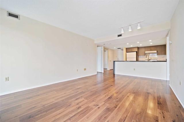 809 - 701 King St W, Condo with 2 bedrooms, 2 bathrooms and 1 parking in Toronto ON | Image 3