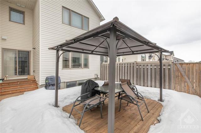 235 Gossamer Street, Townhouse with 3 bedrooms, 3 bathrooms and 3 parking in Ottawa ON | Image 20