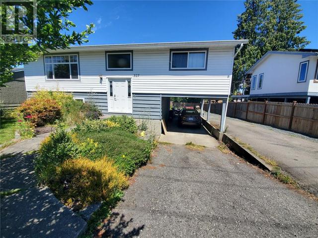 327 Stanford Ave, House detached with 3 bedrooms, 2 bathrooms and 8 parking in Parksville BC | Card Image