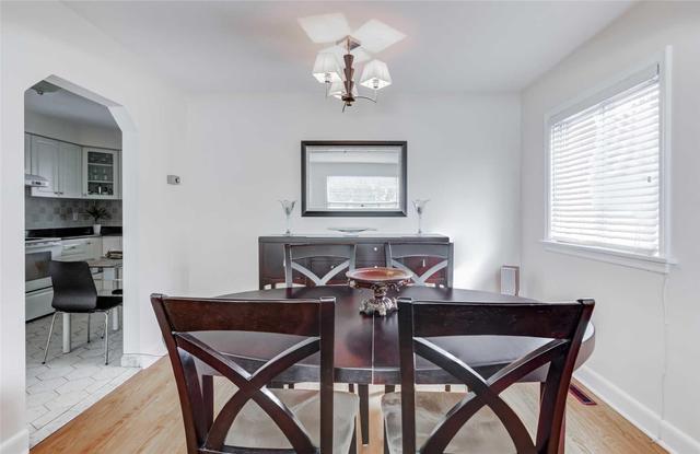 81 Redwater Dr, House detached with 3 bedrooms, 2 bathrooms and 2 parking in Toronto ON | Image 4