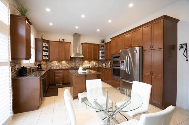 34 Impulse Circ, House detached with 4 bedrooms, 5 bathrooms and 6 parking in Brampton ON | Image 7