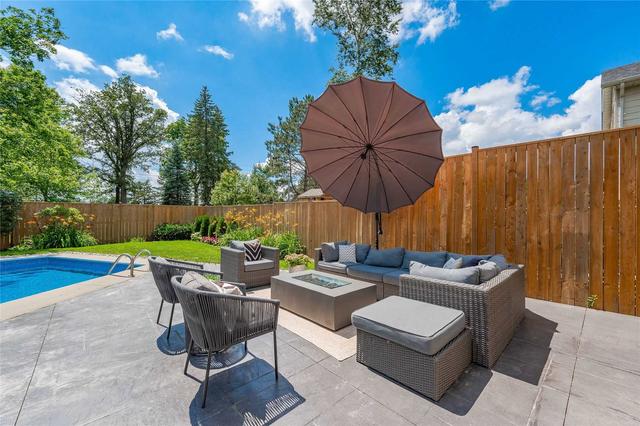 32 Shadybrook Cres, House detached with 3 bedrooms, 3 bathrooms and 3 parking in Guelph ON | Image 30