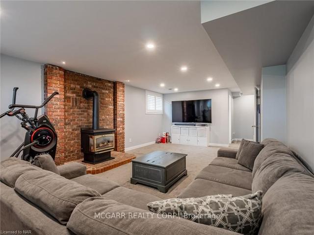 11 Nickel St, House detached with 3 bedrooms, 2 bathrooms and 4 parking in St. Catharines ON | Image 15