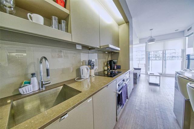 3601 - 101 Peter St, Condo with 1 bedrooms, 1 bathrooms and 0 parking in Toronto ON | Image 3