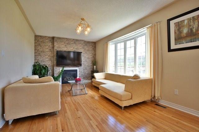 79 Fahey Dr, House detached with 4 bedrooms, 4 bathrooms and 6 parking in Brampton ON | Image 5