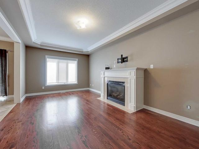 1642 Barbertown Rd, House detached with 4 bedrooms, 3 bathrooms and 8 parking in Mississauga ON | Image 2