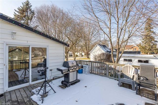 30 Broadway Avenue E, House detached with 3 bedrooms, 1 bathrooms and null parking in Chatham Kent ON | Image 21