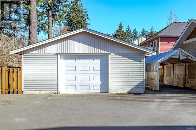 3438 Happy Valley Rd, House detached with 3 bedrooms, 2 bathrooms and 2 parking in Langford BC | Image 19