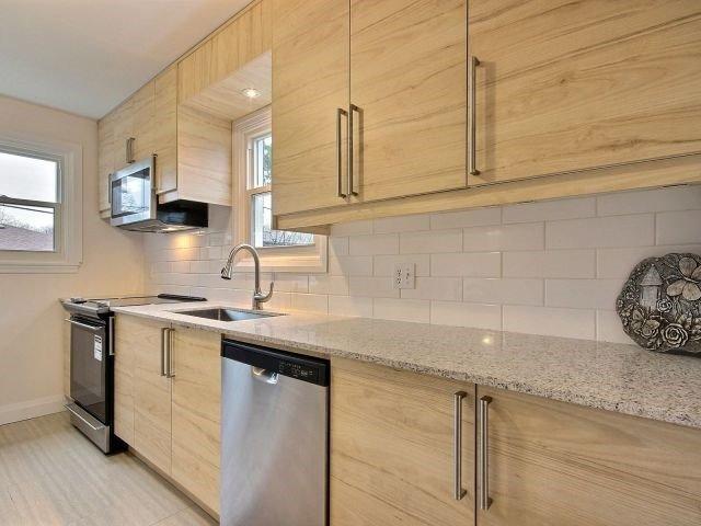 1000 Mossdale St, House semidetached with 3 bedrooms, 2 bathrooms and 2 parking in Ottawa ON | Image 5