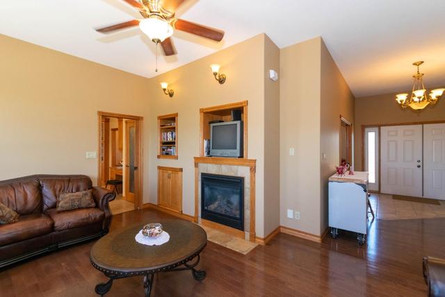 100043 25 Highway, House detached with 3 bedrooms, 3 bathrooms and 10 parking in Lethbridge County AB | Image 13