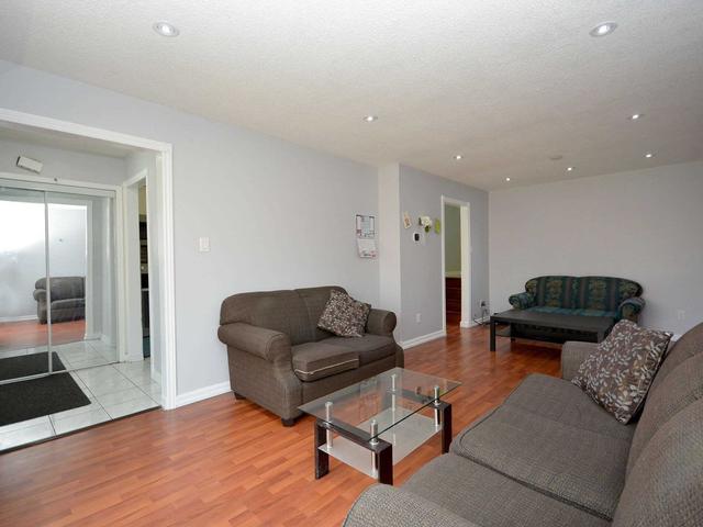 6 Medina Pl, House semidetached with 3 bedrooms, 1 bathrooms and 3 parking in Brampton ON | Image 6
