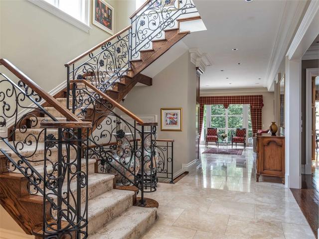 570 Bedford Park Ave, House detached with 4 bedrooms, 4 bathrooms and 6 parking in Toronto ON | Image 2