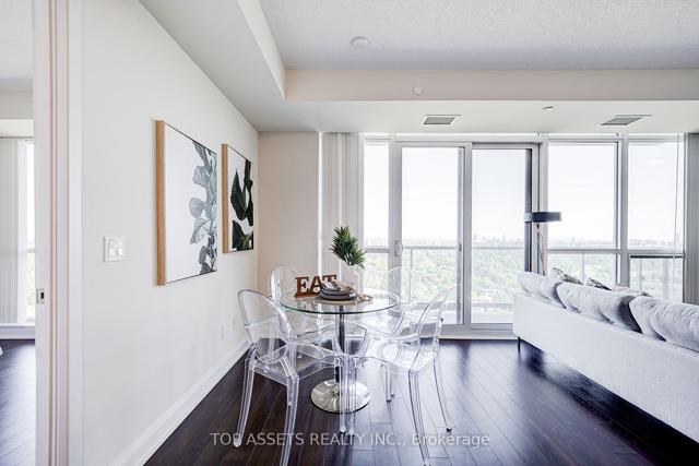 2410 - 18 Graydon Hall Dr, Condo with 2 bedrooms, 2 bathrooms and 1 parking in Toronto ON | Image 2