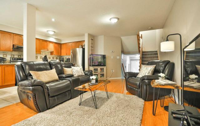 67 Hannon Cres, House attached with 3 bedrooms, 2 bathrooms and 2 parking in Hamilton ON | Image 30