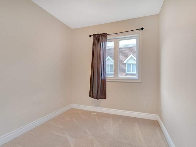 820 - 12 Laidlaw St, Condo with 2 bedrooms, 2 bathrooms and 1 parking in Toronto ON | Image 8