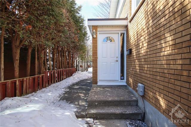 71 Woodmount Crescent, Home with 4 bedrooms, 2 bathrooms and 3 parking in Ottawa ON | Image 2