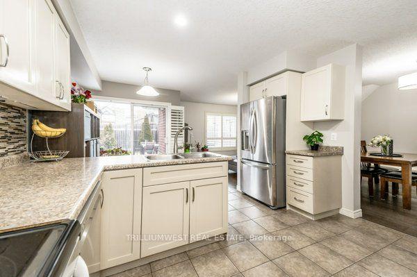 4 Linke Pl, House detached with 5 bedrooms, 4 bathrooms and 3.5 parking in Guelph ON | Image 5