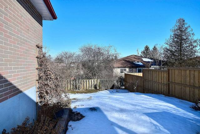 719 Yeremi St, House detached with 3 bedrooms, 2 bathrooms and 4 parking in Pickering ON | Image 31